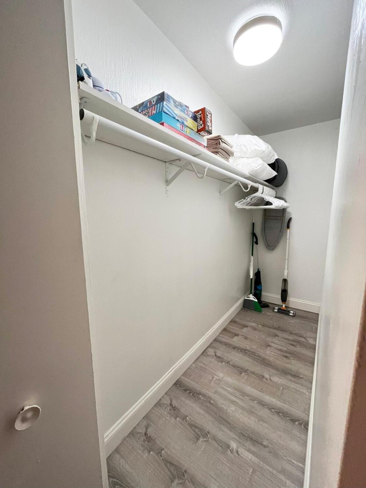Local Modern Getaway - Ground Floor Appartement Cleveland Buitenkant foto