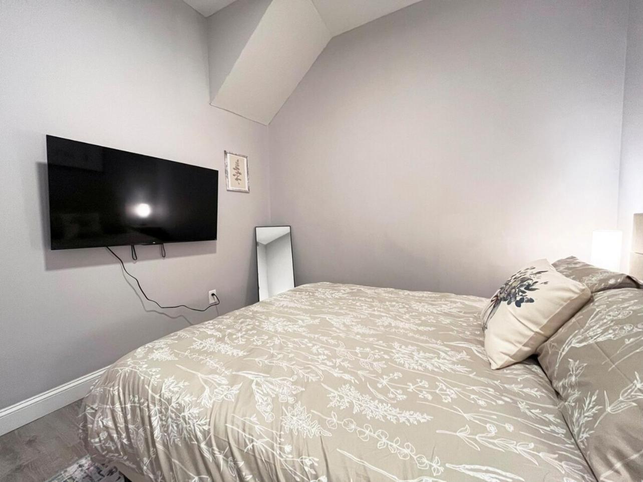 Local Modern Getaway - Ground Floor Appartement Cleveland Buitenkant foto